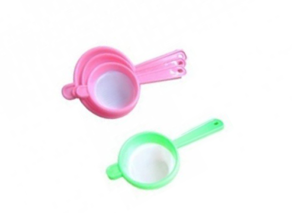 Plastic Strainer 9cm 12pc